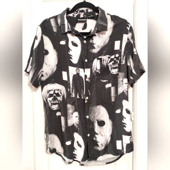 Cotton On Exclusive Michael Myers Halloween II Button Down Shirt Size Small - Picture 1 of 8